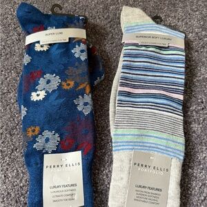 NWT 2 Pair Mens Perry Ellis Floral Blue and Striped Blue Gray Dress Socks 7-12